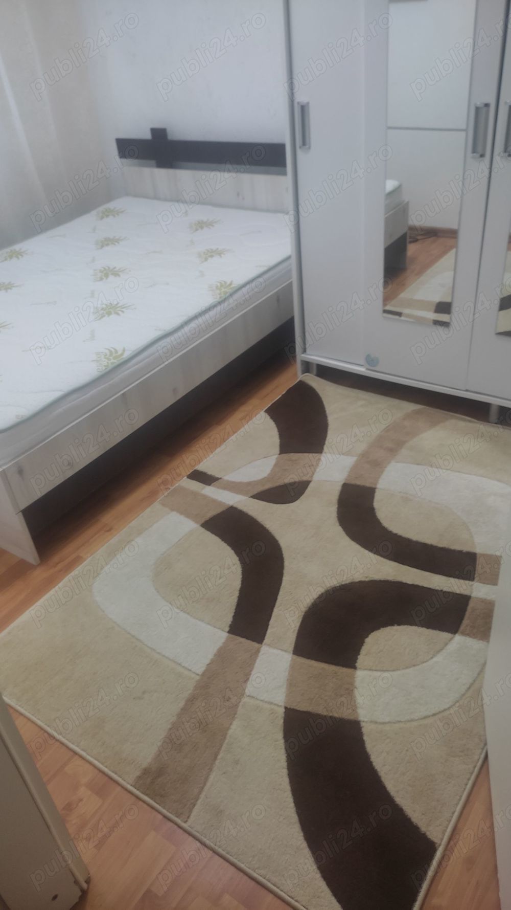 Vând apartament cu 2 camere Micro 7, mobilat