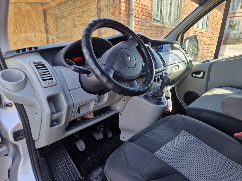 Renault trafic 8+1