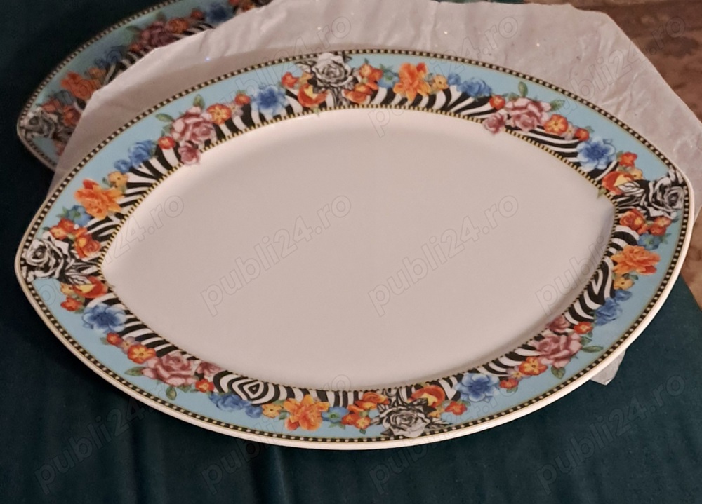 vand 2 platouri Versace pt peste