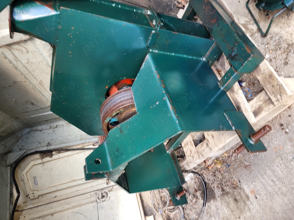 De vanzare  tocator de lemn