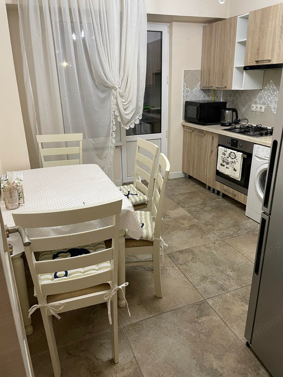 Apartament cu 2 camere la etajul 5 8 - Zona Apărătorii Patriei