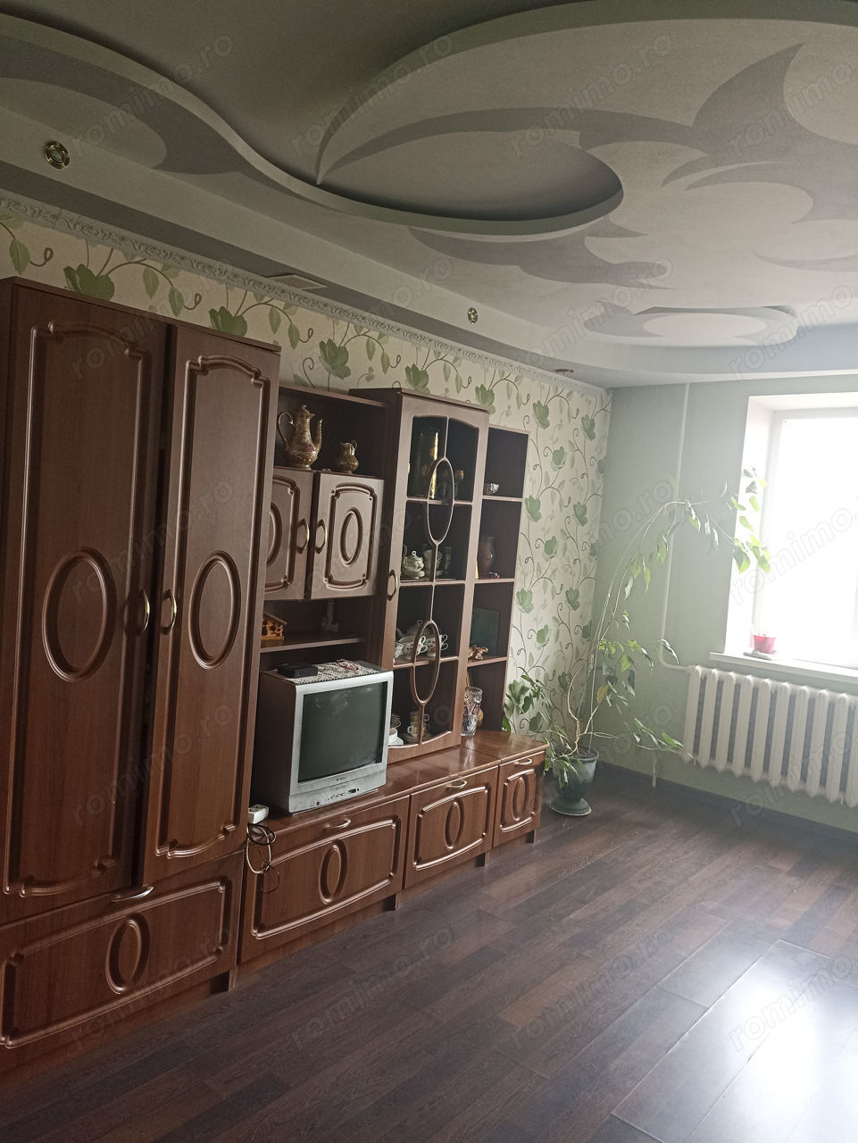 apartament cu 3 camere în zona Apusului