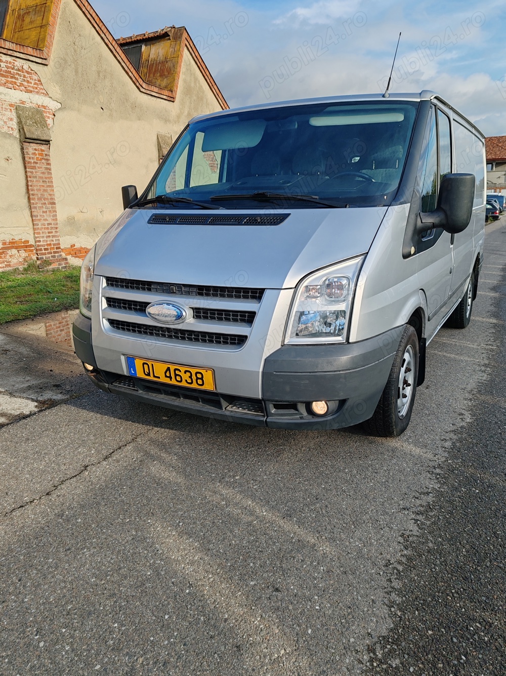 Vând Ford transit 2.2