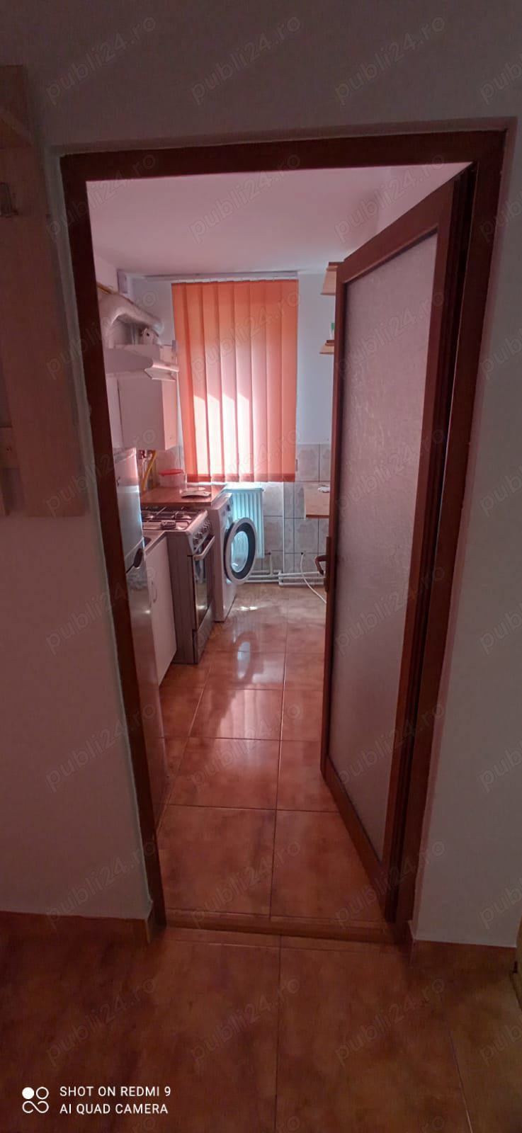 Vand apartament et 4 3 camere