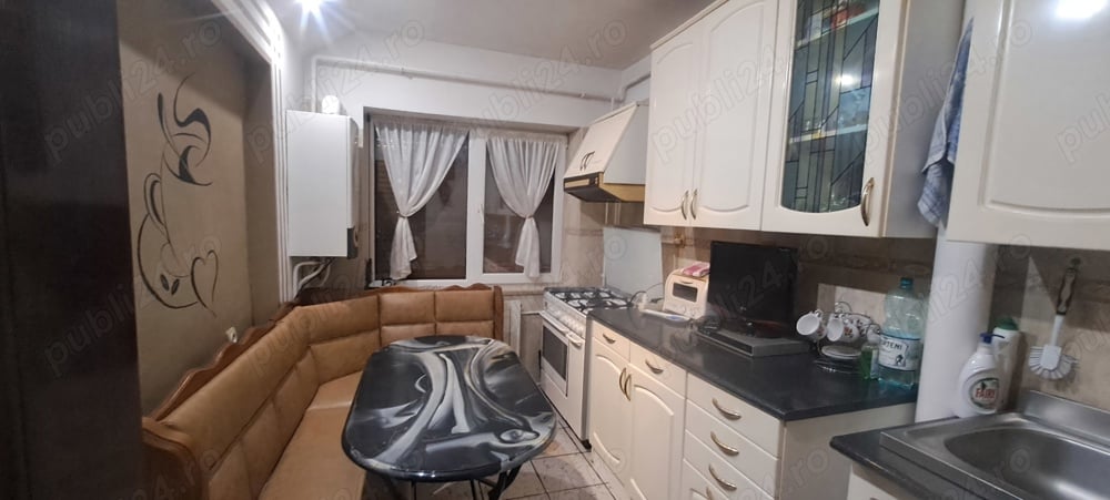 apartament cu trei camere 