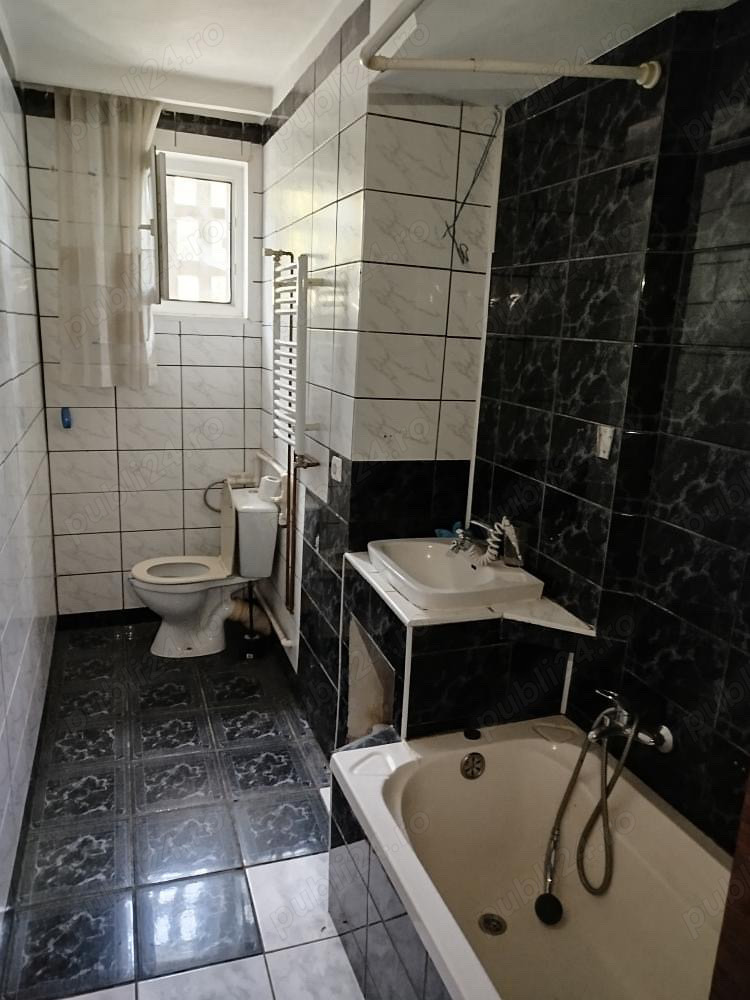 Vând apartament 2 camere, Uricani-Hunedoara