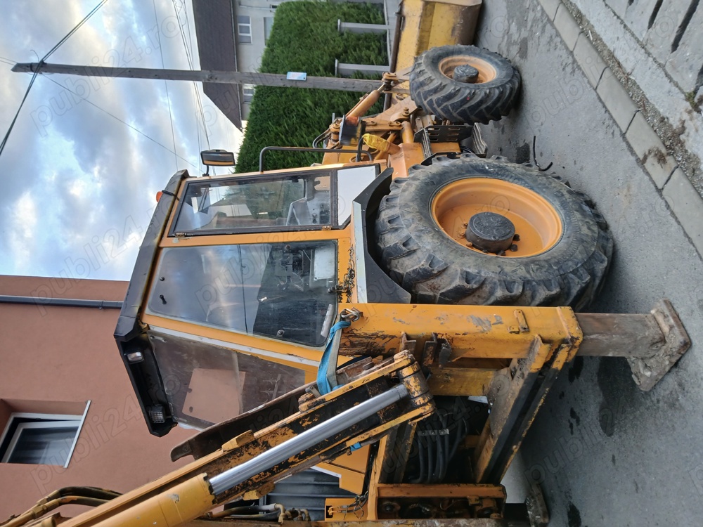 Vând buldoexcavator benffra 