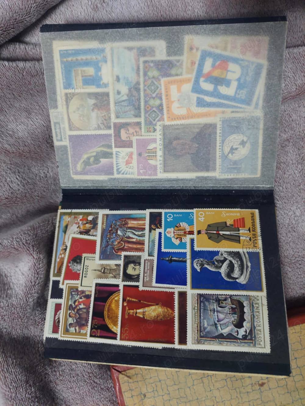 Clasor cu mapa vechi,clasor cu timbre si mai multe ne expuse,prezentate asa cum au fost gasite BIBLI