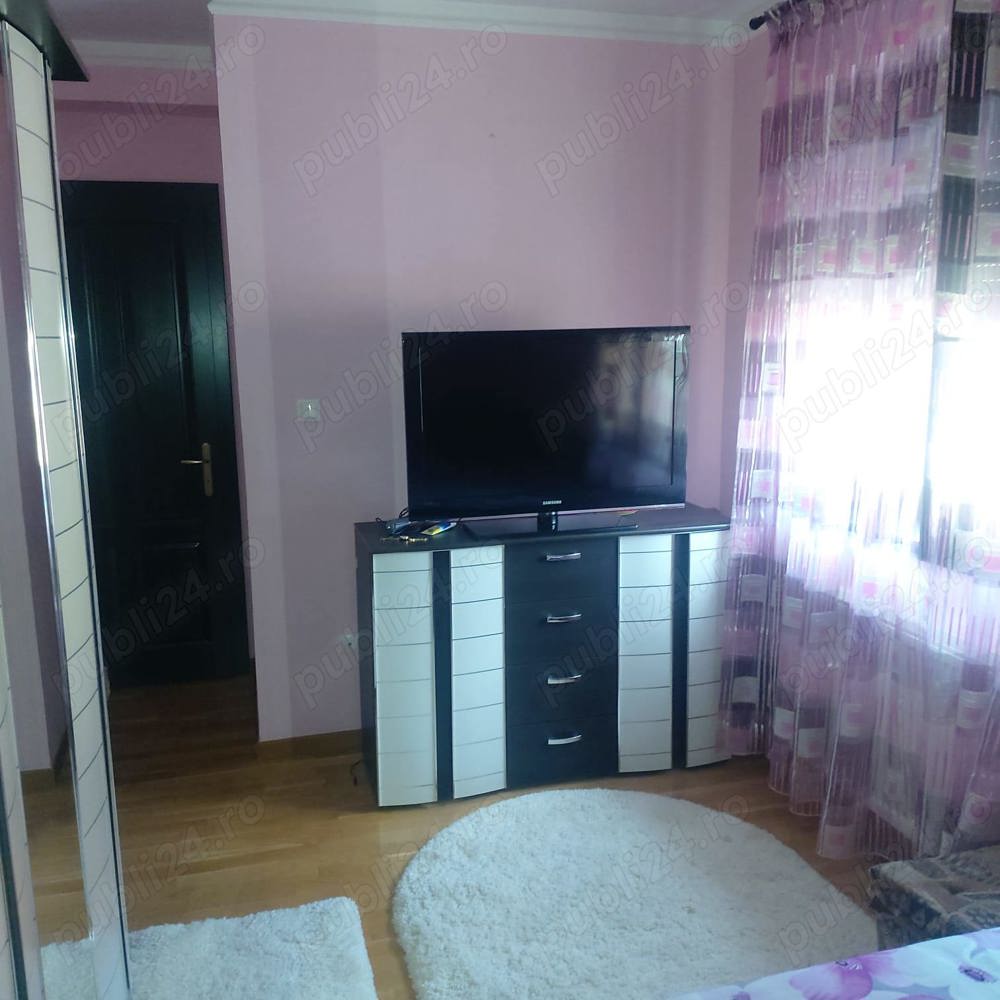 Inchiriez apartament  cu 3 camere