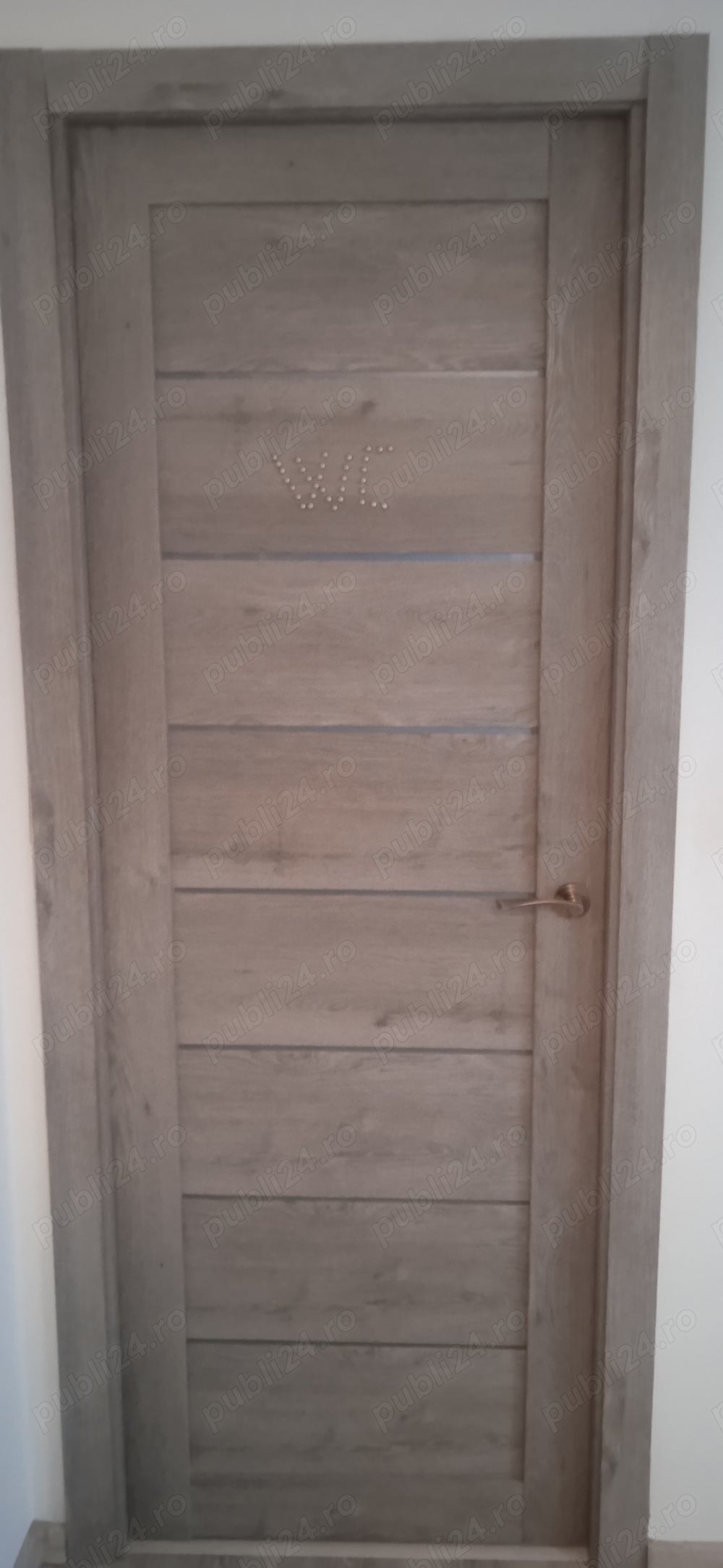 Vând uși de interior 