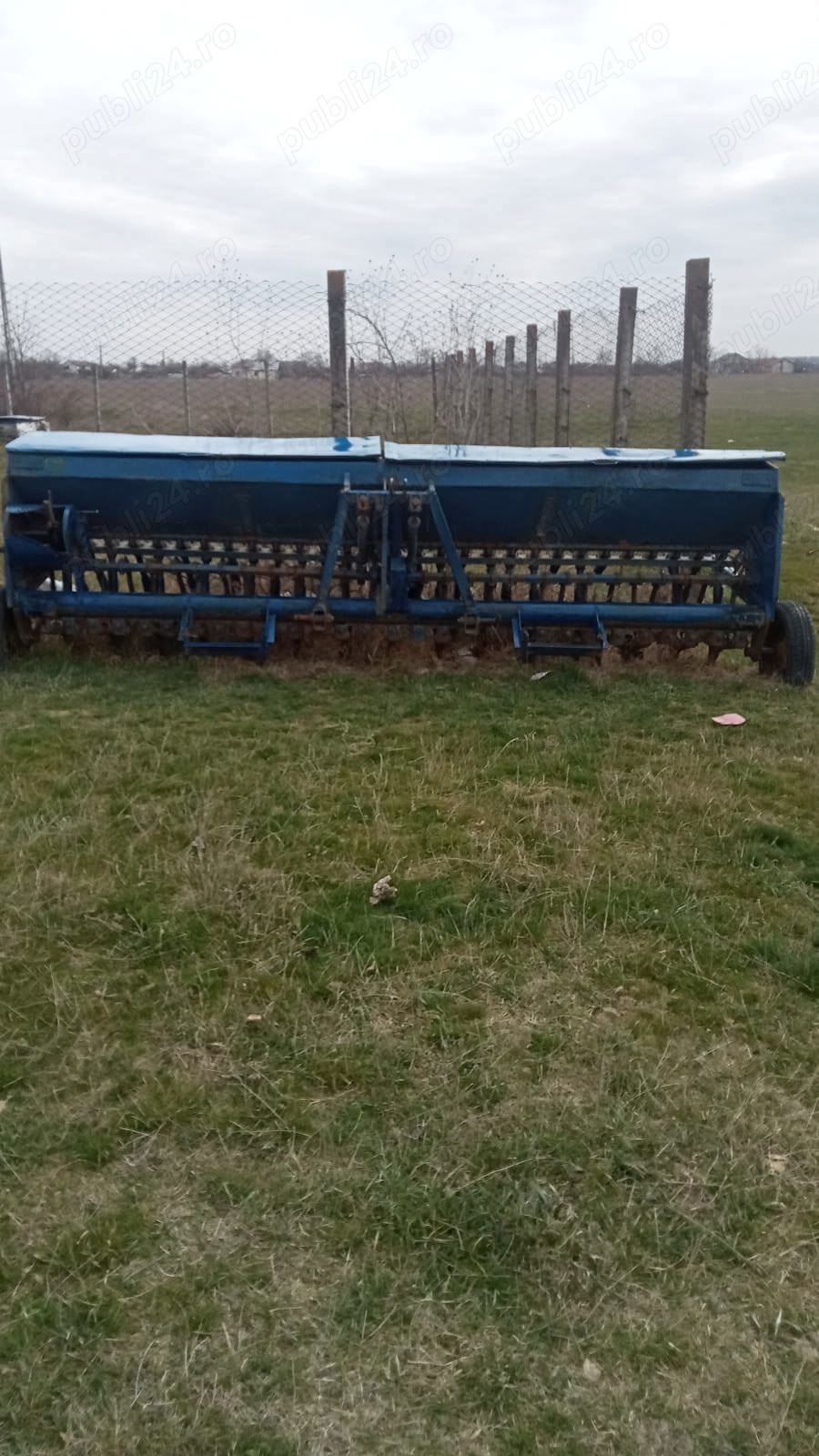 Vand Schimb utilaje agricole 