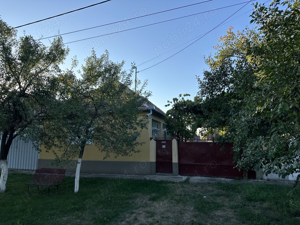 Vand casa in comuna Sagu, jud. Arad