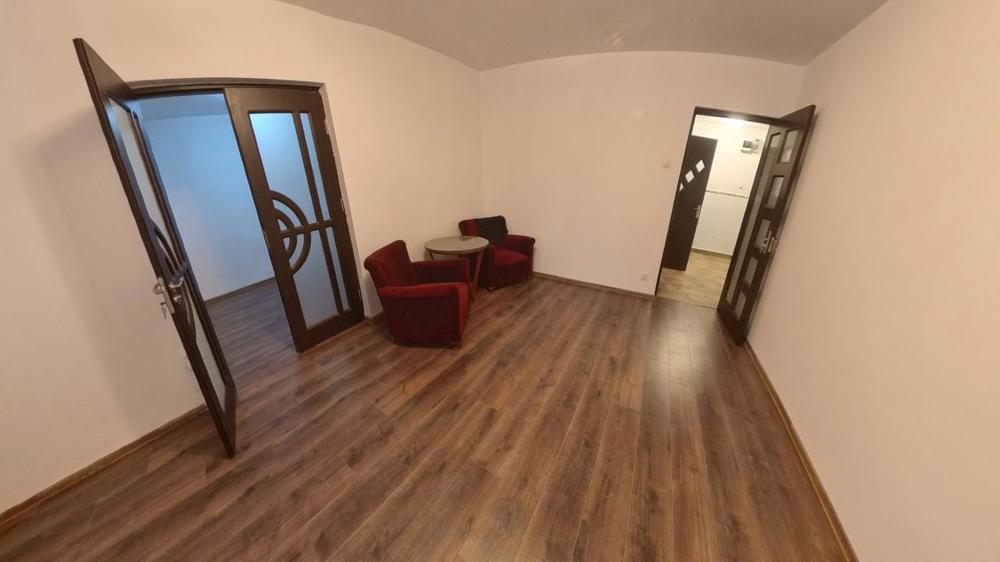 Apartament 4 camere in bloc anvelopat Gorjului, Militari