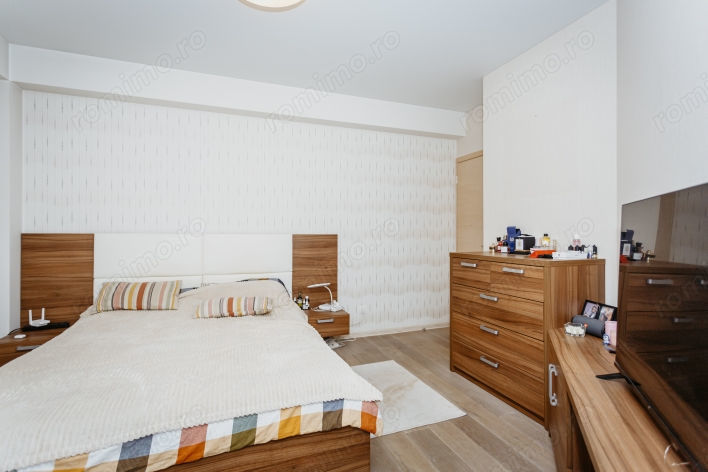 Apartament cu 3 camere in Crangasi