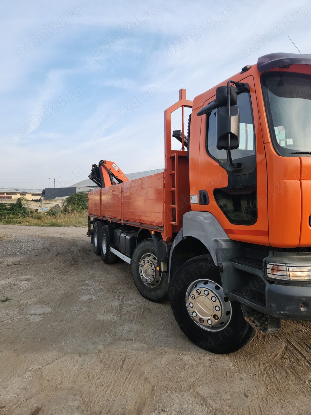 Vând Renault Kerax  cu macara Palfinger 2004