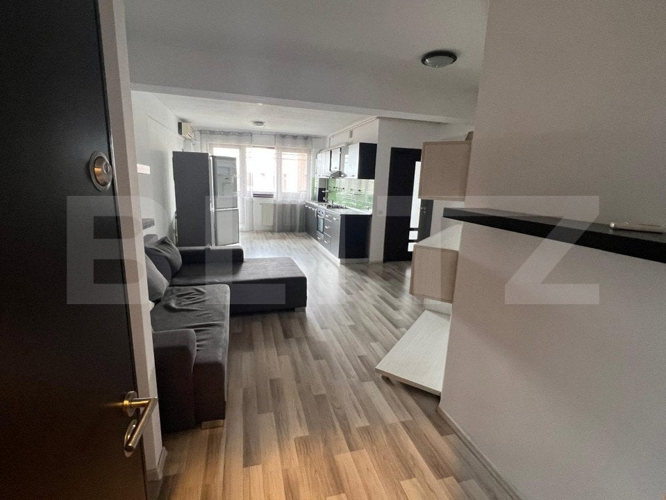 Apartament de vânzare - 3 camere, mobilat și utilat, într-o zonă rezidențială 