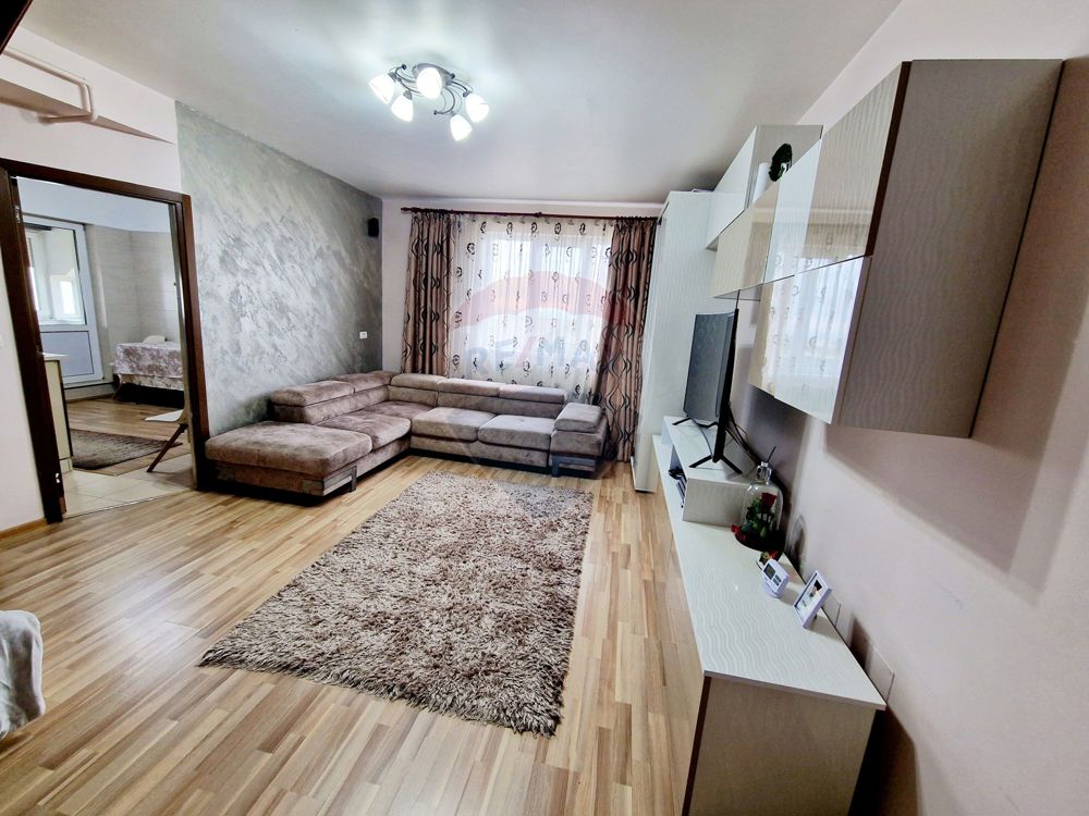 Apartament cu 3 camere de vânzare în zona Calea Romanului