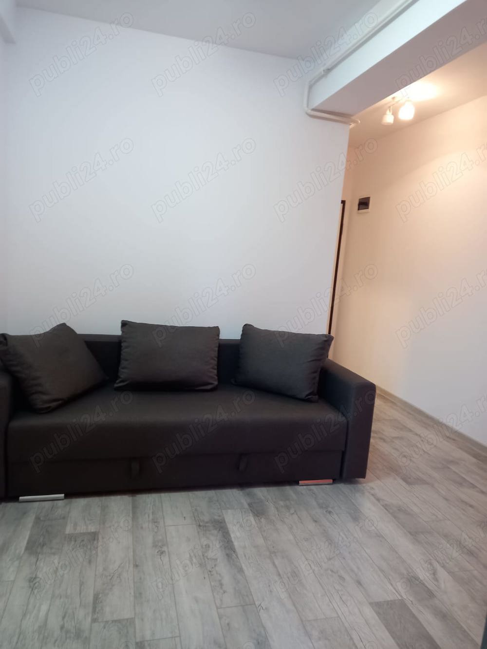 Închiriez garsonieră decomandată în zona Central 