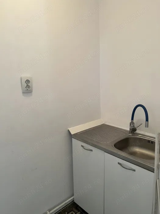 Apartament 2 camere cu centrala etaj 4 zona Bucovina