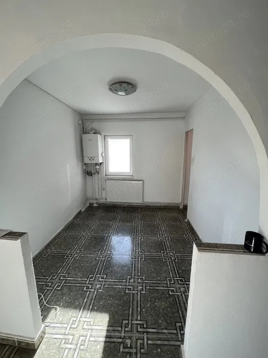 Apartament 2 camere cu centrala etaj 4 zona Bucovina