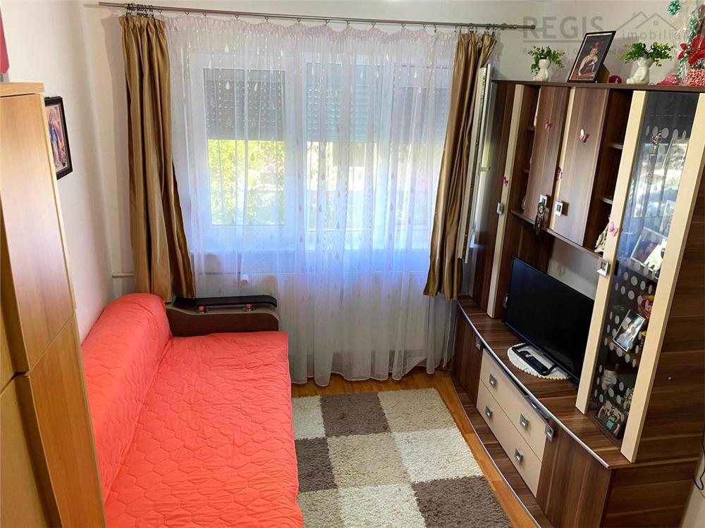 REZERVAT! Apartament 2 camere renovat, in Tractorul, aproape de Mall Coresi