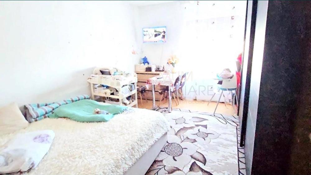 Apartament 1 Camera - Etaj 4 - Lift - Parcare In Incinta Imobilului - Zona Aradului