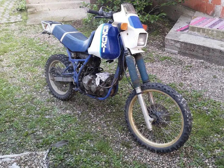 Suzuki DR600