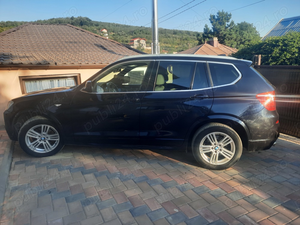 Vand Bmw x3 2012 automata cu pachetul M tot genti ,plafon negru volan tapițerie alba piele
