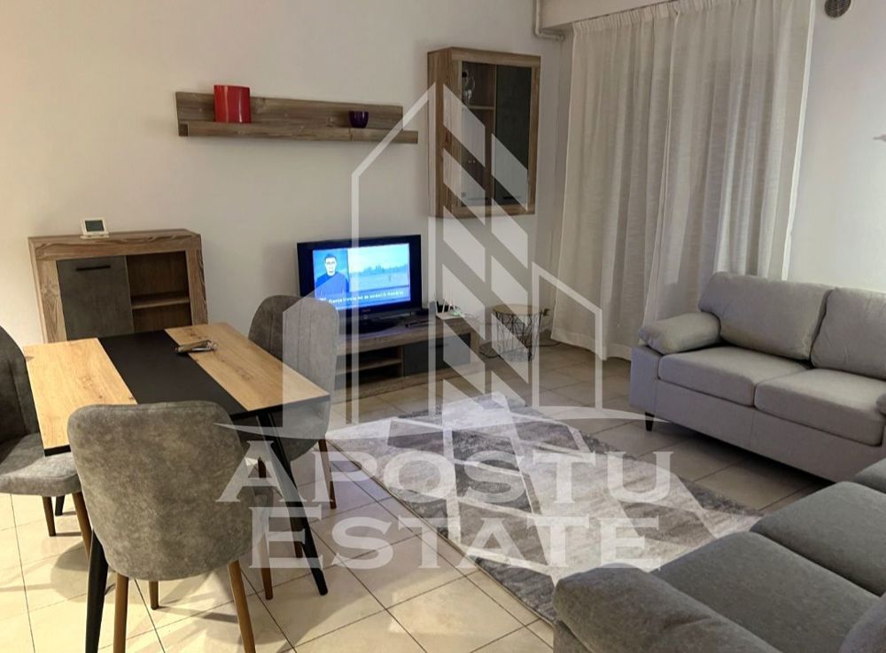 Apartament cu 3 camere si garaj,Complexul Studentesc