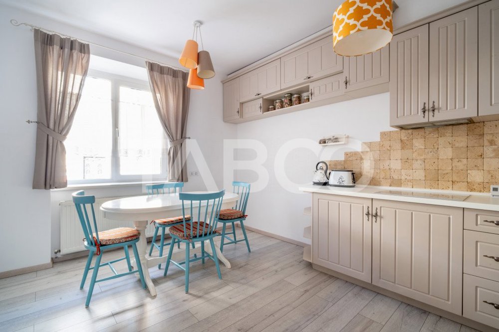 Apartament ultracentral de inchiriat – 2 camere spatioase