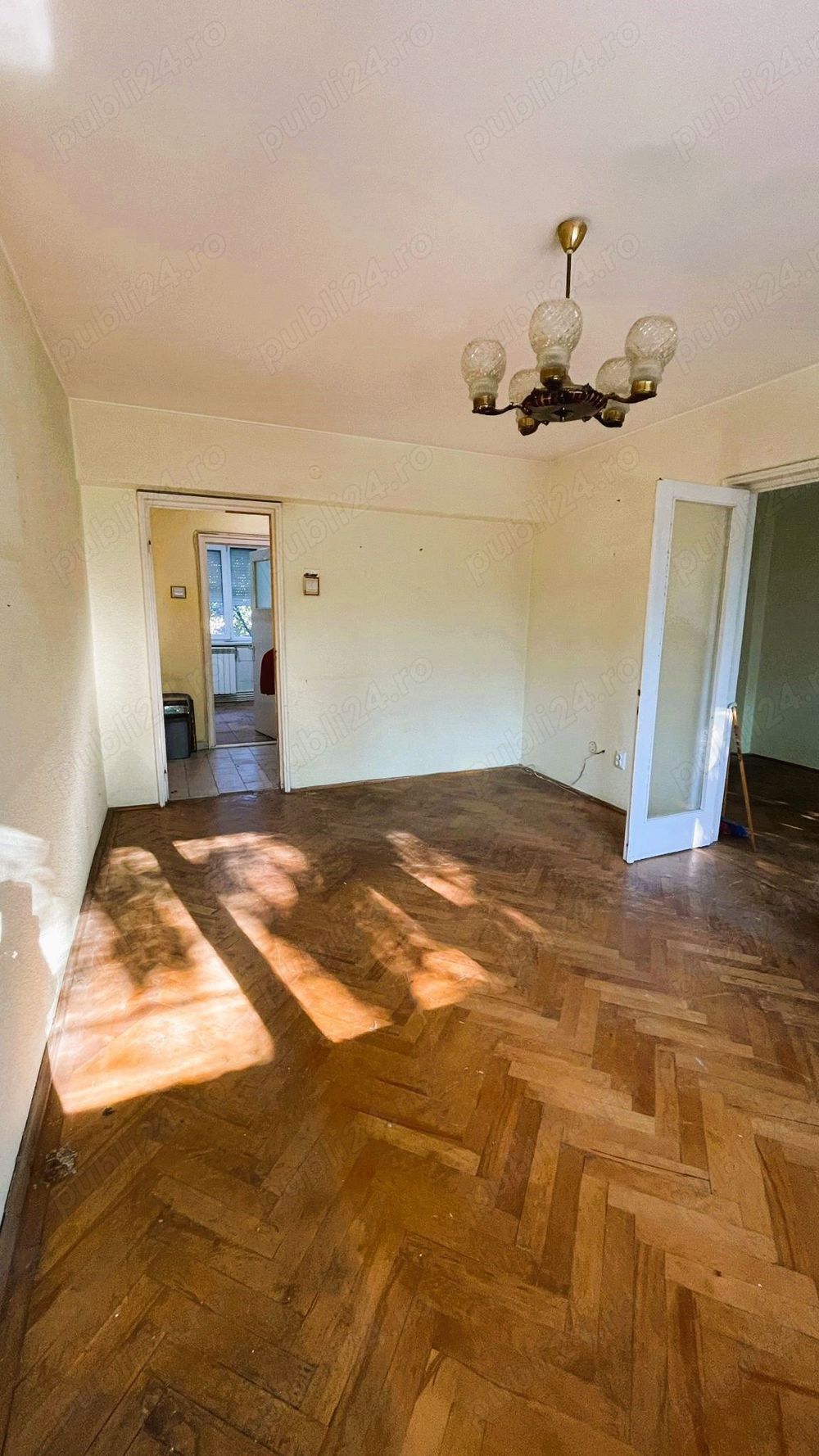 De vanzare apartament cu 4 camere in Galati, Mazepa I, pentru renovare