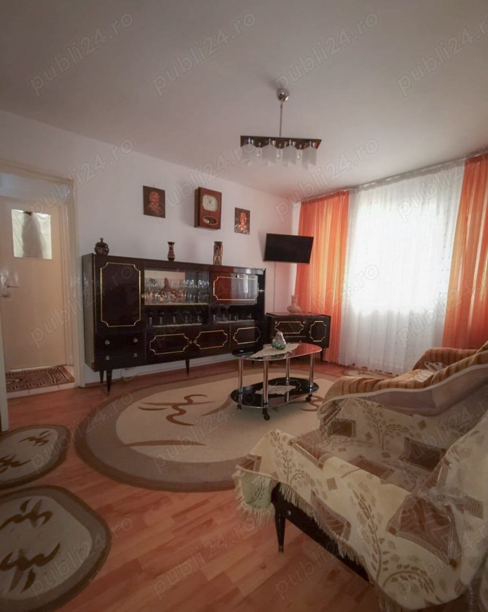 Vand apartament 3 camere Craiovita, etaj 3 din 4