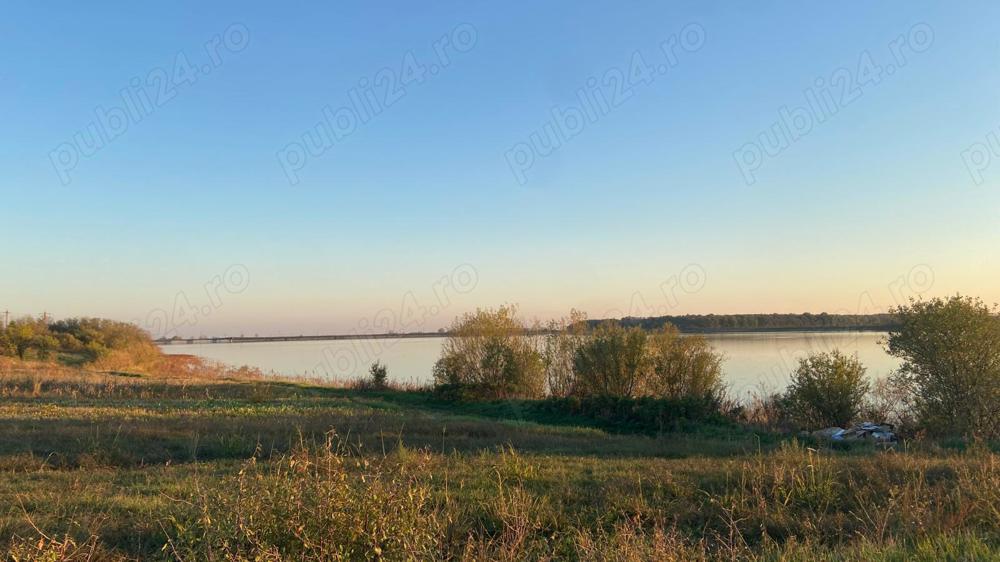 lfoveni DB, teren intravilan 600 mp, deosebit, curent, gaze, lac pescuit  11.500 euro neg	