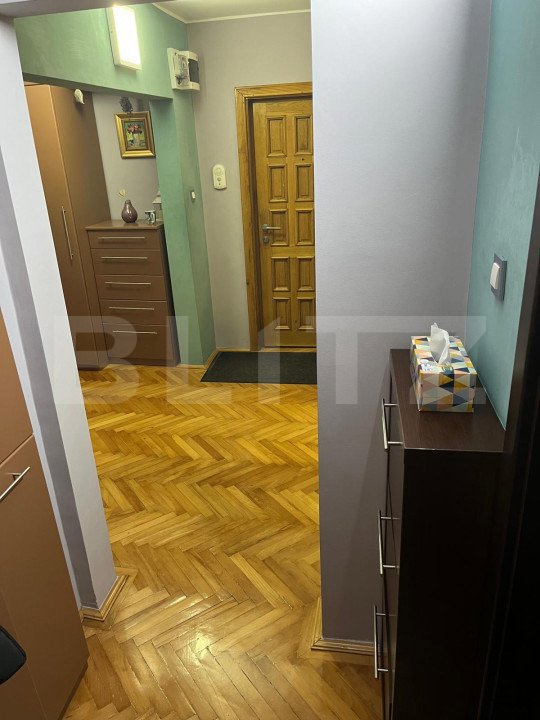 Anunț Vânzare Apartament 3 Camere Decomandat - Zona Rogerius etaj 2