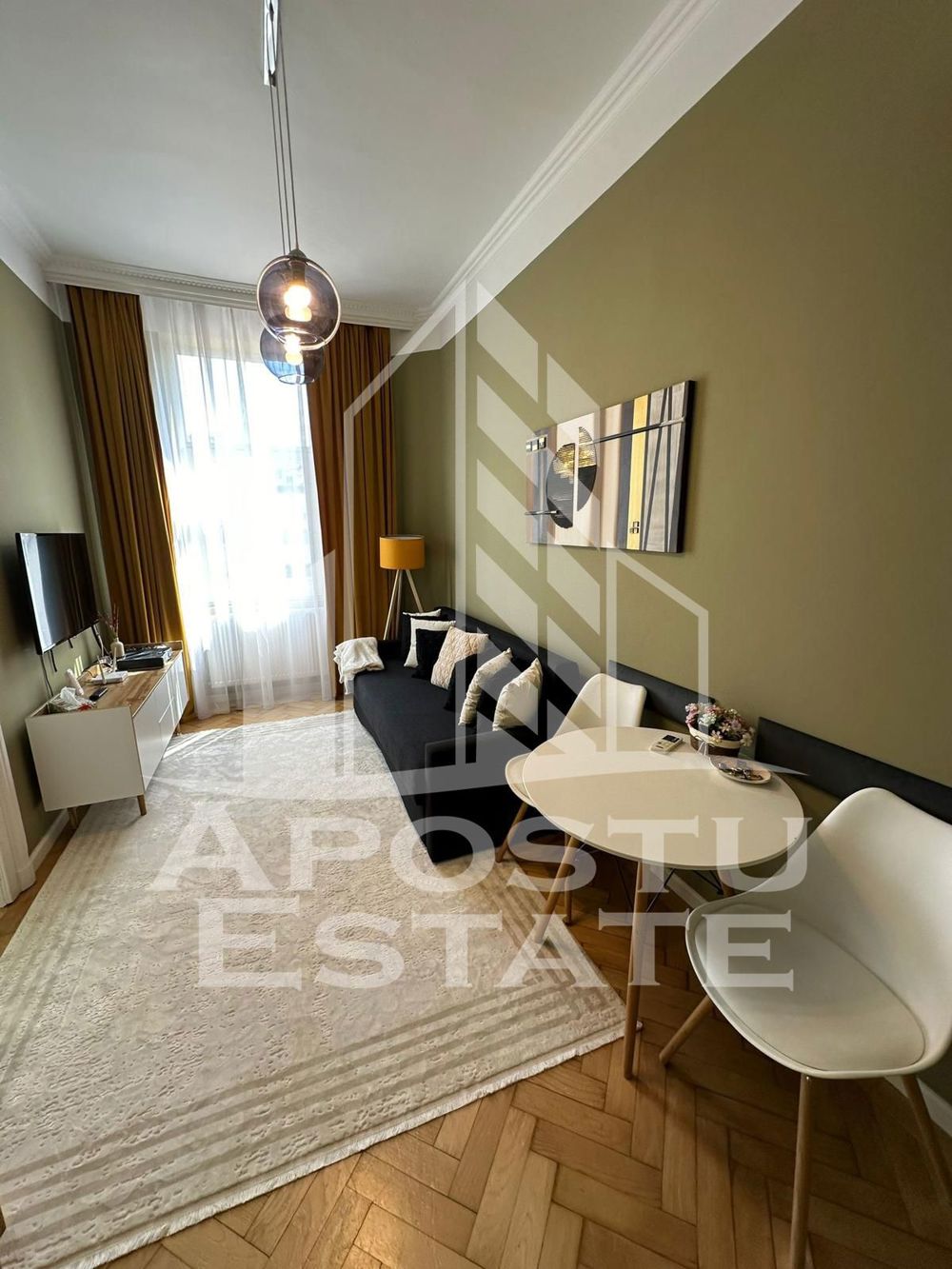 Apartament 2 camere, cladire in curs de reabilitare in Piata Victoriei