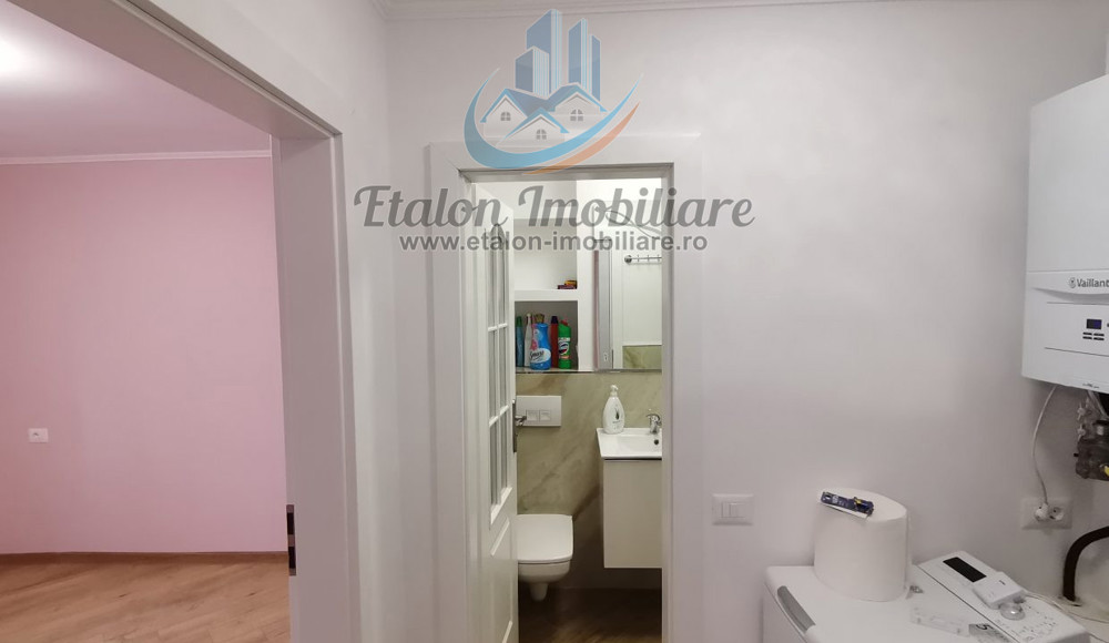 Apartament 3 camere, semidecomandat, etaj 1, Lux- Piatra Neamt