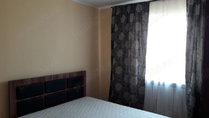 cv 248 Bd.Decebal, apartament 2 camere decomandat , etaj intermediar 