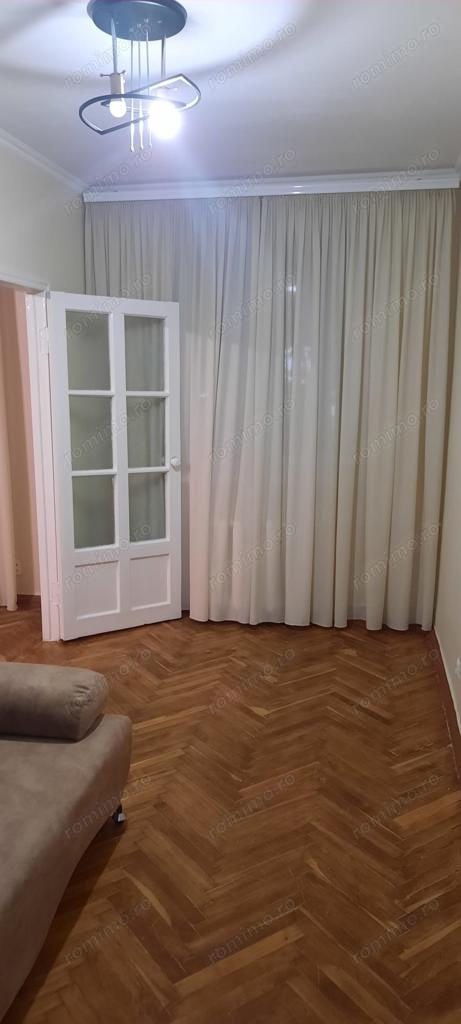 spre vanzare un apartament cu doua camere aflat pe Calea Vitan