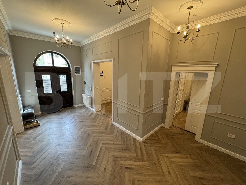 Casă tip conac S + P + E de 365 mpu, pe un teren de 1.143mp, Malu Mare