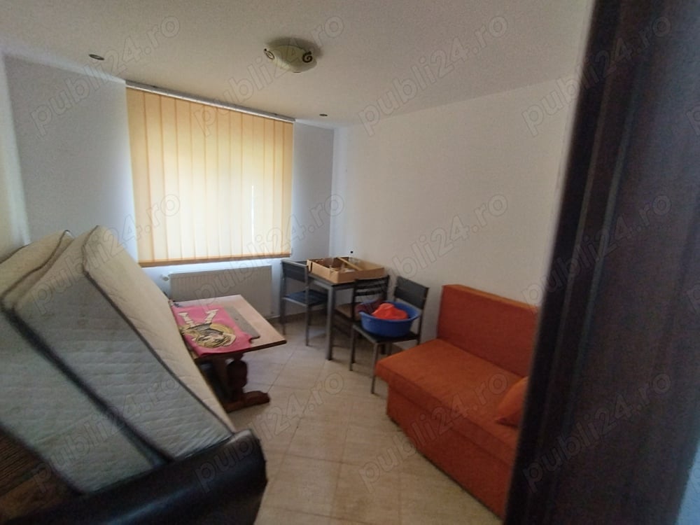 Vand apartament in deta