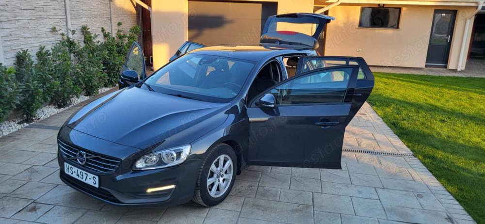 Volvo V60 Model R-Design Cutie automata