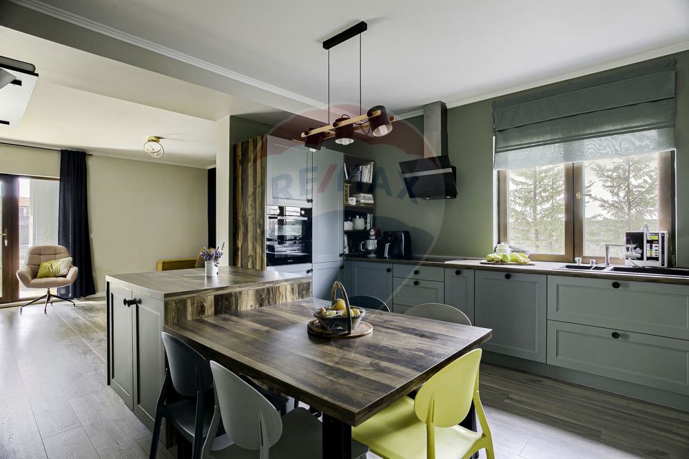 Casă la cheie, 5 camere, panouri fotovoltaice - VIA CARMINA