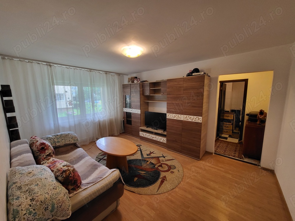 Propietar vand Apartament 3 cam 2 bai, boxa, parter, Centru Civic