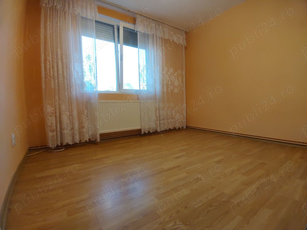 Vand apartament ultracentral 2 camere Marghita, Bihor