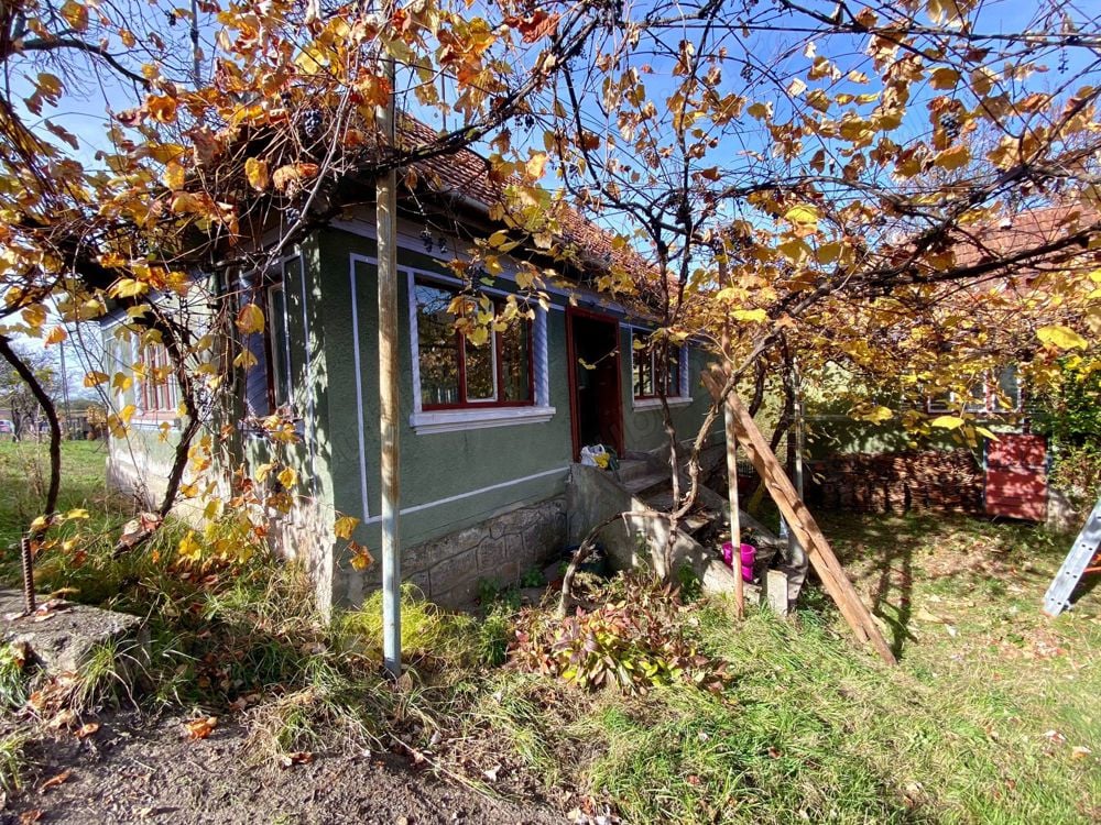  Casa de Vânzare în Zona Piatra Craiului, Cornitel