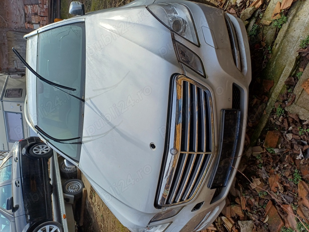 Vând sau Dezmembrez 2 Mercedes E și C clasa