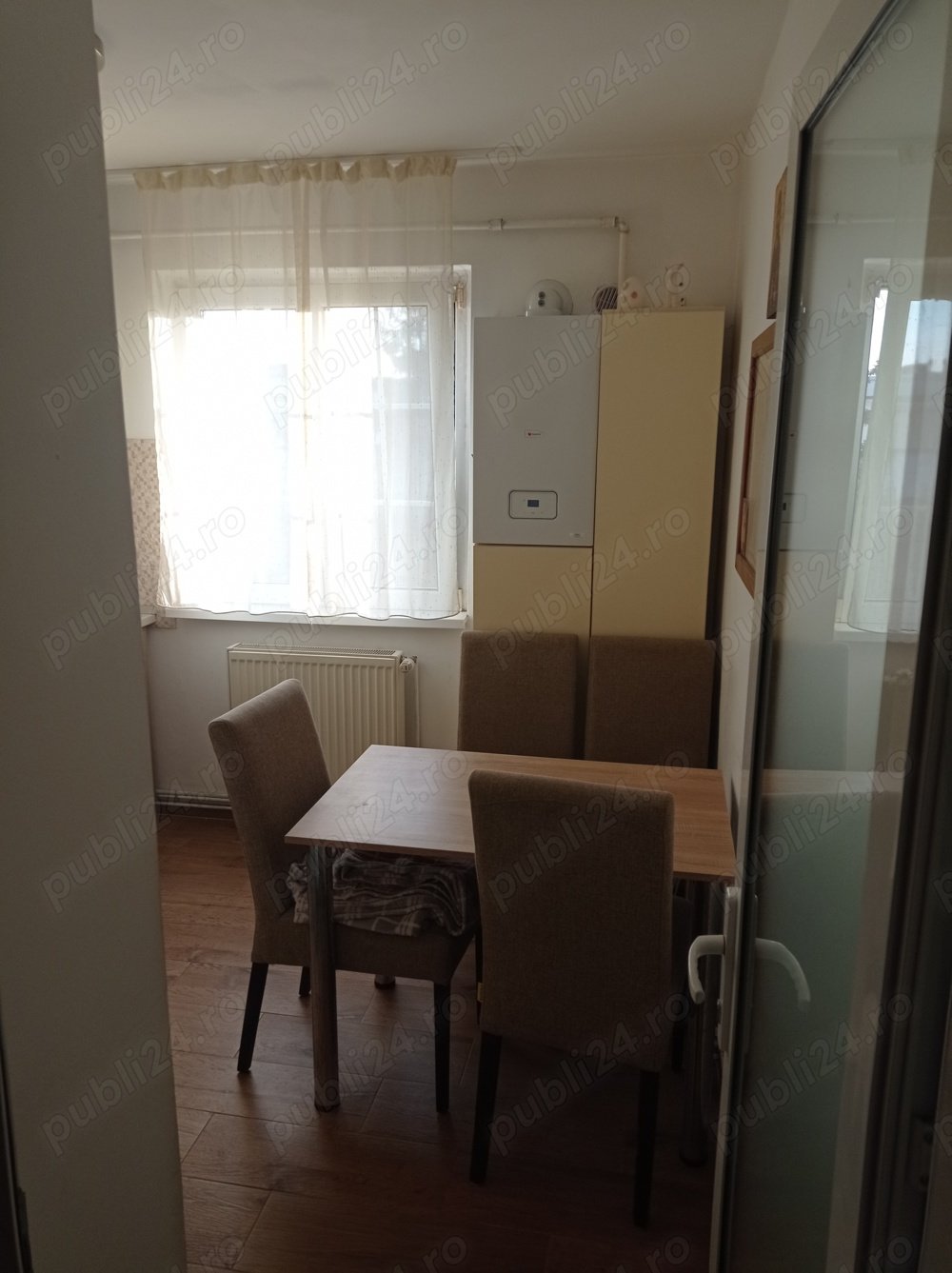 Vand apartament 3 camere semidecomandat