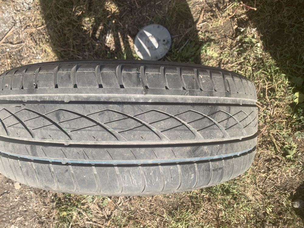 Jante Renault Megan doi originale cu anvelope de vară 