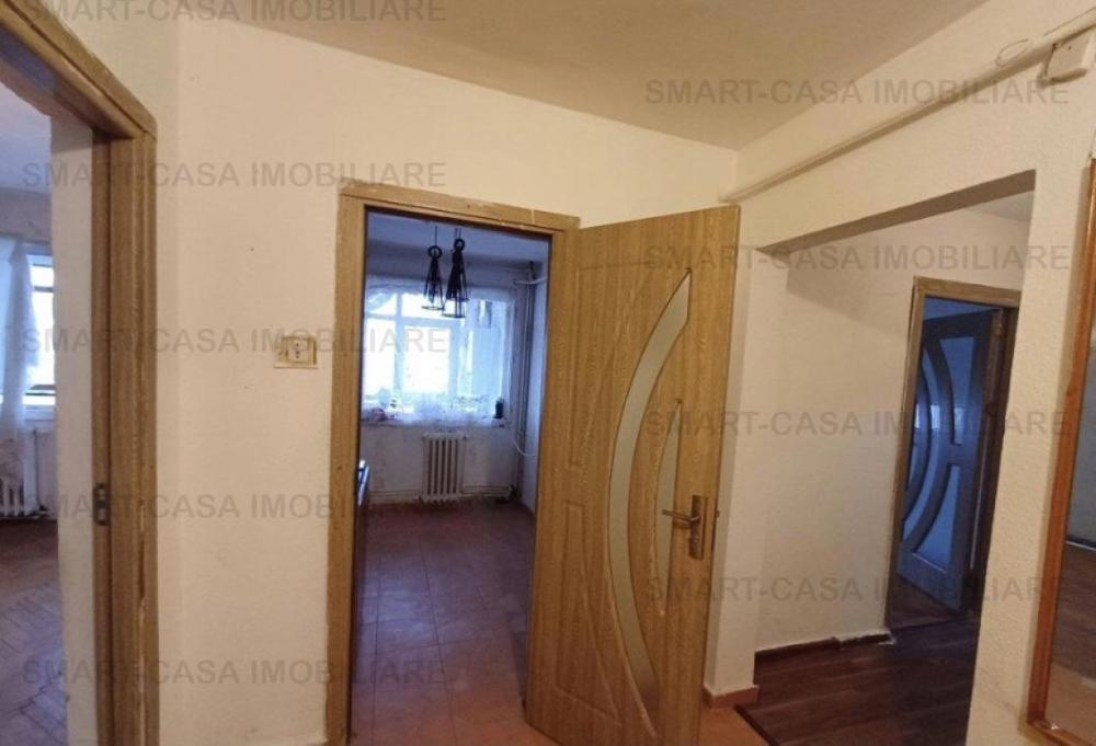 Apartament 3 camere Podu Ros-Piata Nicolina