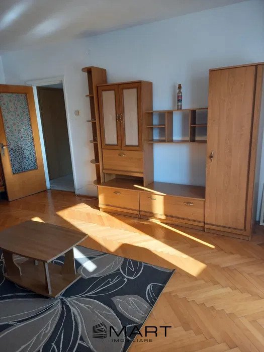 Apartament cu 2 camere decomandate zona Terezian